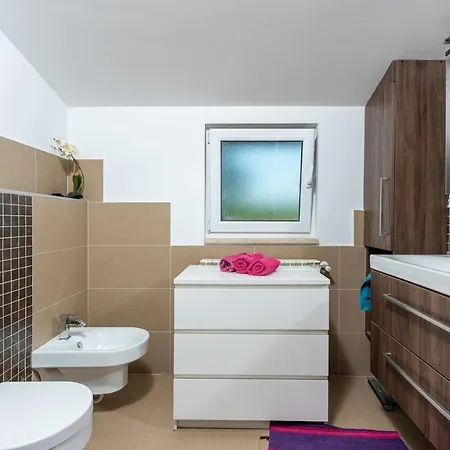 David With Balcony Dračevac