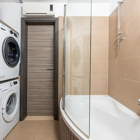 David With Balcony * Dračevac