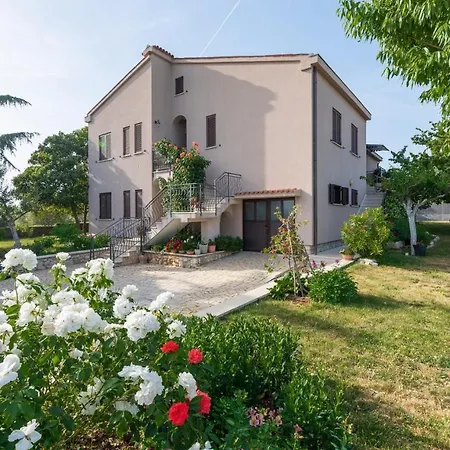 David With Balcony 公寓 *