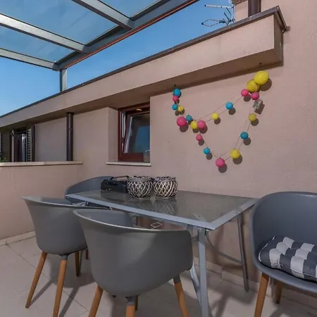 David With Balcony דירה *